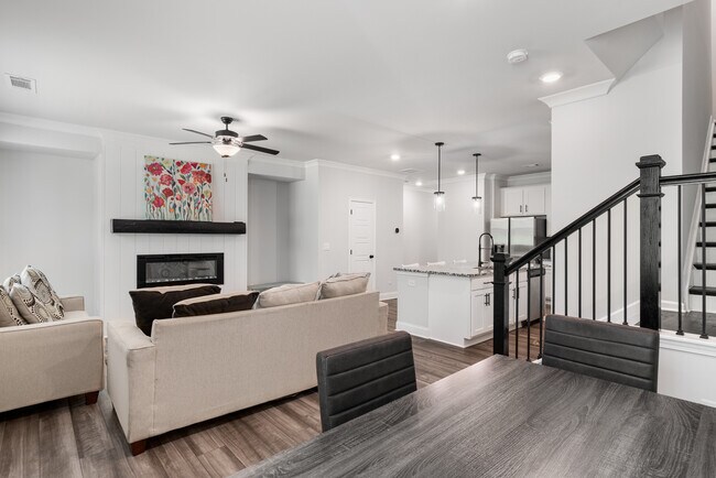 Building Photo - 4635 Cypress Park Dr