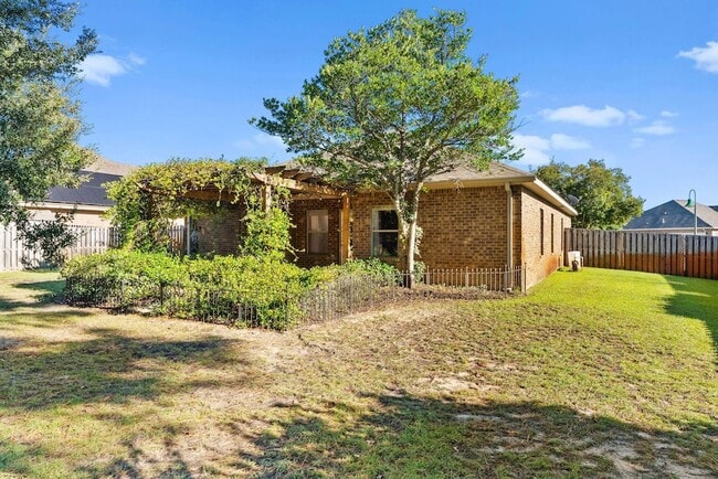 Building Photo - 554 Camellia Ct