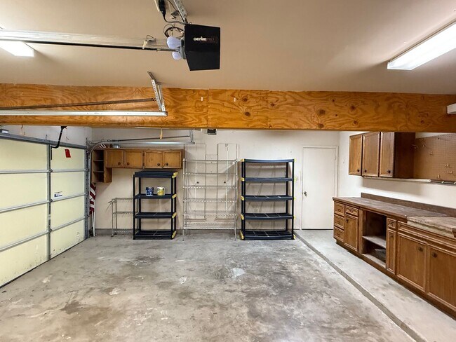 Building Photo - 9106 Rockcrest Cir