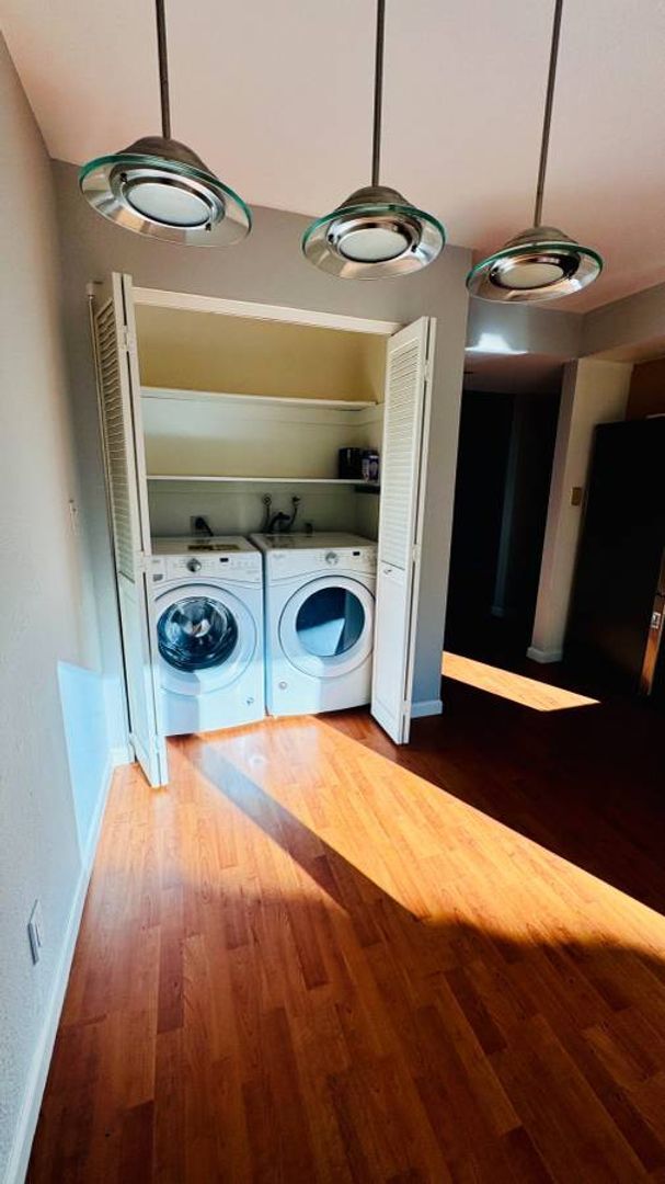 Building Photo - Charming 3BR/1.5BA Townhouse in Pleasanton...
