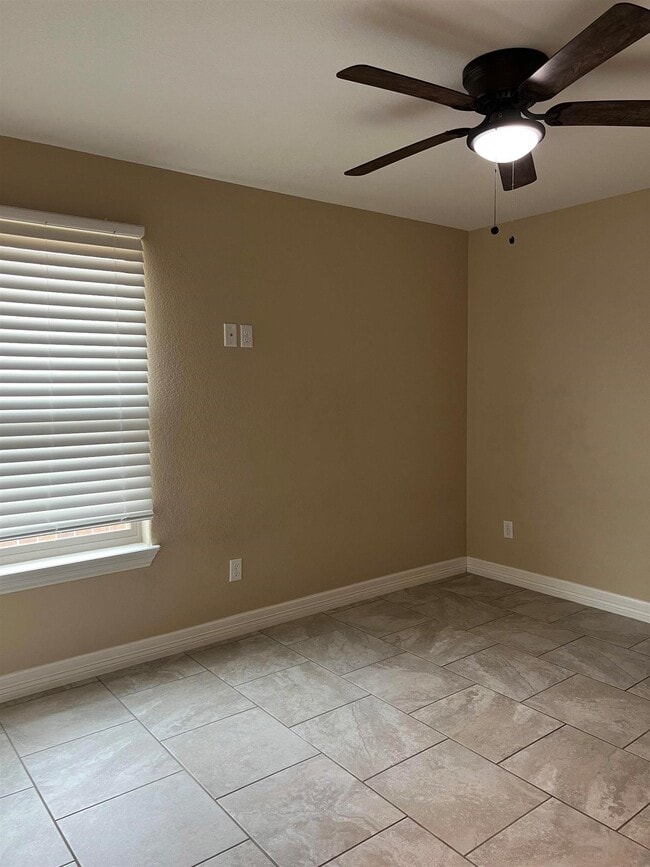 Building Photo - 314 Don Martin Dr