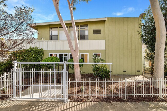 Primary Photo - 712 N Ardmore Ave