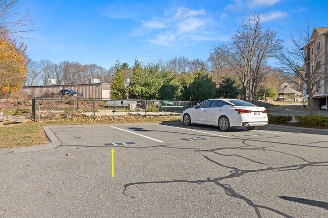 Building Photo - 360 Andover St