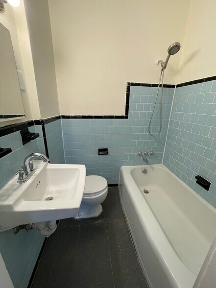 Building Photo - 181 Winthrop Rd