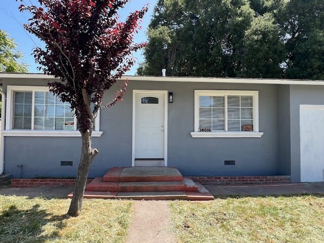 Building Photo - 38016 Vallejo St