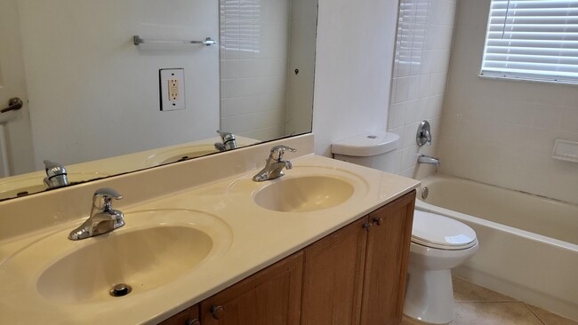 Building Photo - 4088 Lake Tahoe Cir