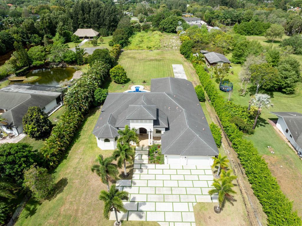 Building Photo - 5941 SW 185th Way