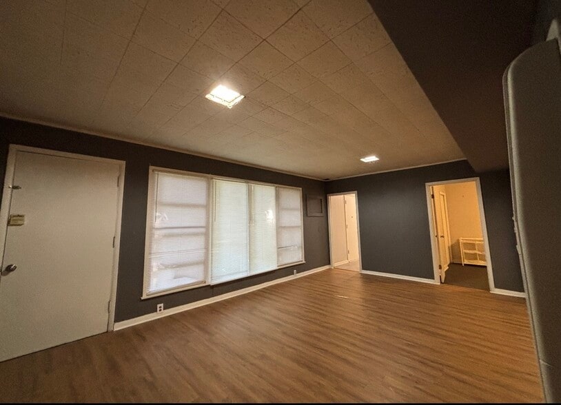 Building Photo - 1408 University Ave