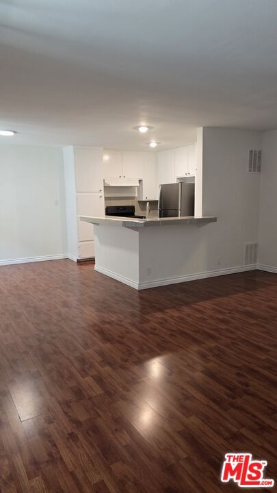 Building Photo - 350 S Hobart Blvd