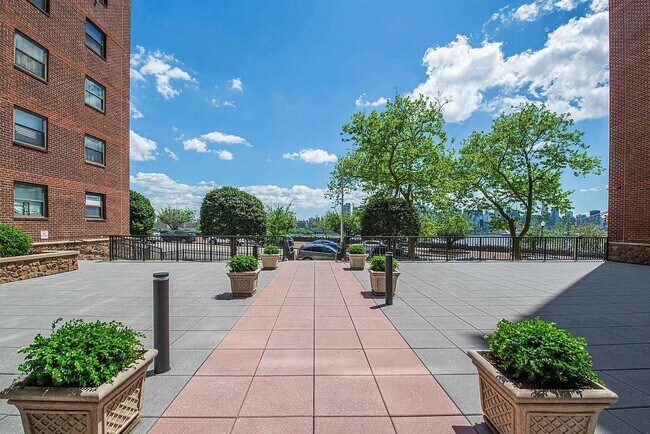 Building Photo - 6515 JFK Blvd E