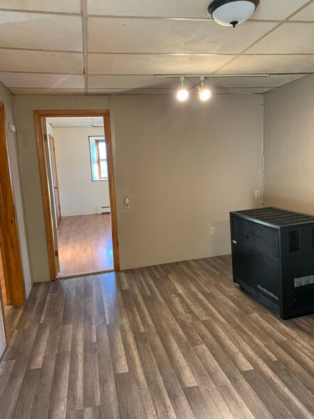 Building Photo - 10 Adams St