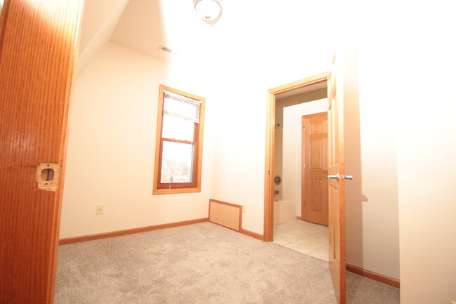 Building Photo - 543 N 33rd St