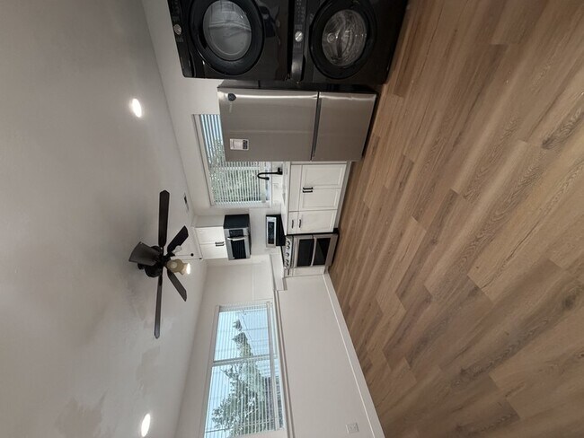 Building Photo - 1140 S 880 W