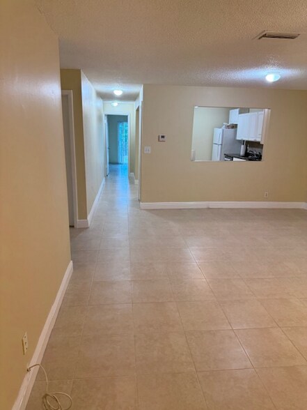Building Photo - 4063 SW 51st St