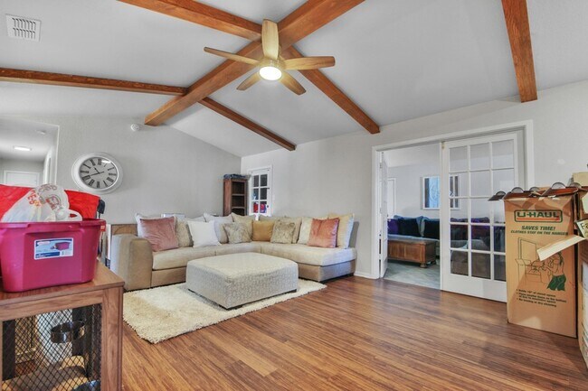 Building Photo - 5625 Amherst St