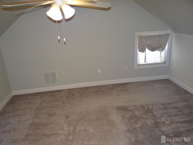 Building Photo - 514 Leawood Ave