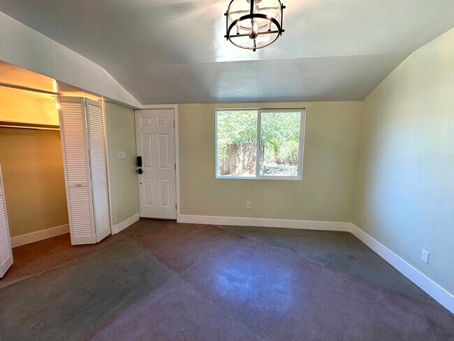 Building Photo - 119 S Alvarado St