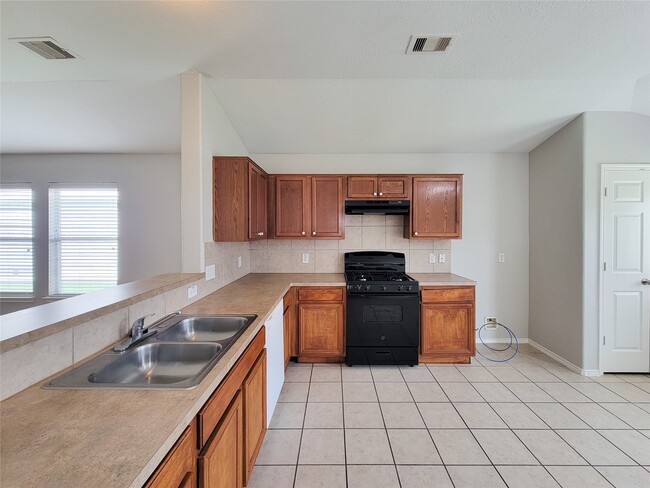 Building Photo - 7438 Fox Knoll Ln