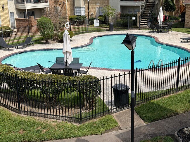 Building Photo - 3600 Jeanetta St