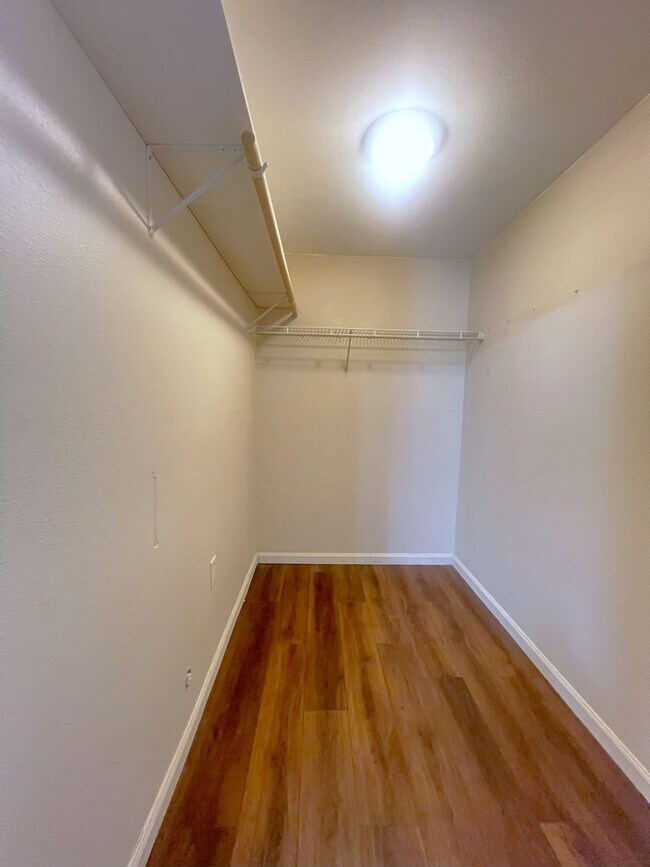 Building Photo - 5705 Thunderbird St
