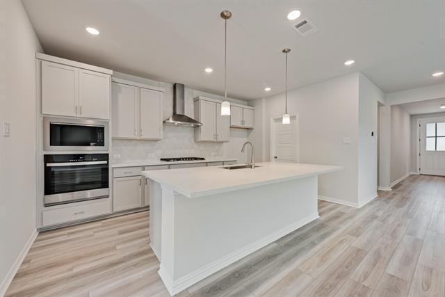 Building Photo - 3404 Riverlawn Dr