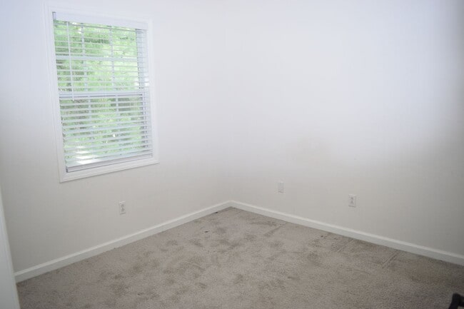 Building Photo - Spacious and Cozy 3-Bedroom Home in a Great Location