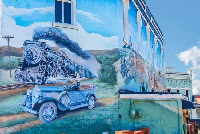 Building Photo - 204 Mill St