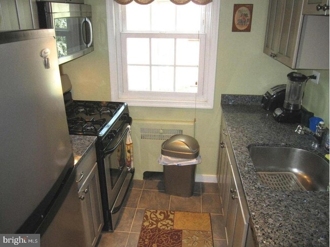 Building Photo - 4374 N Pershing Dr