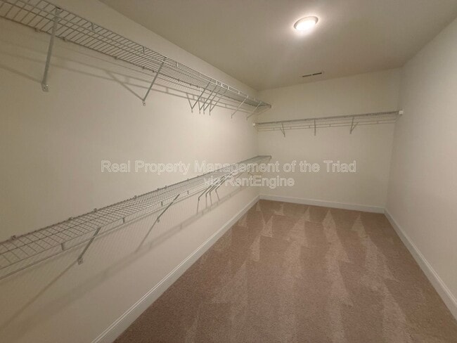 Building Photo - 5741 Marblehead Dr