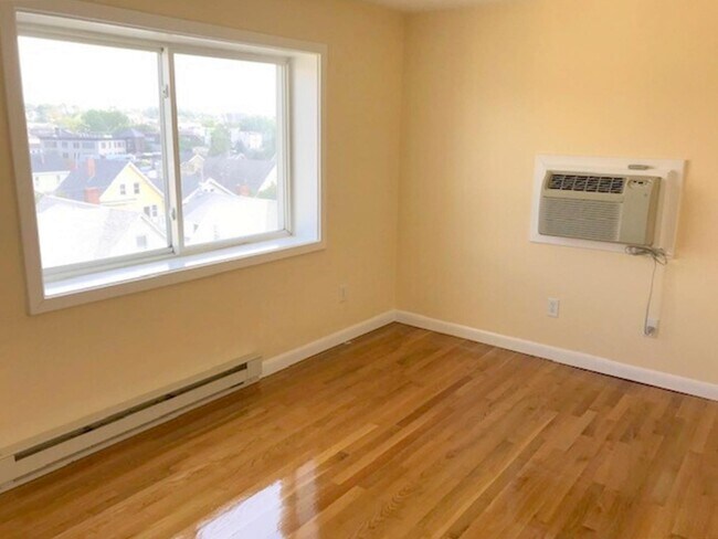 Building Photo - 70 Park St