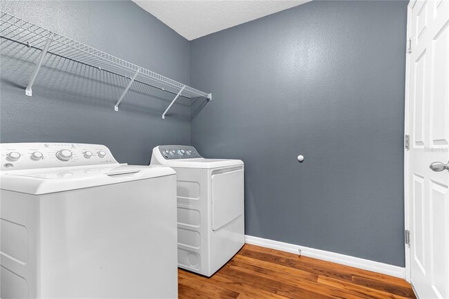 Building Photo - 661 Swallowtail Dr