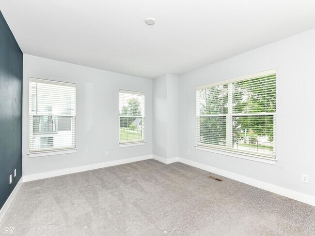 Building Photo - 1704 Rosette Wy