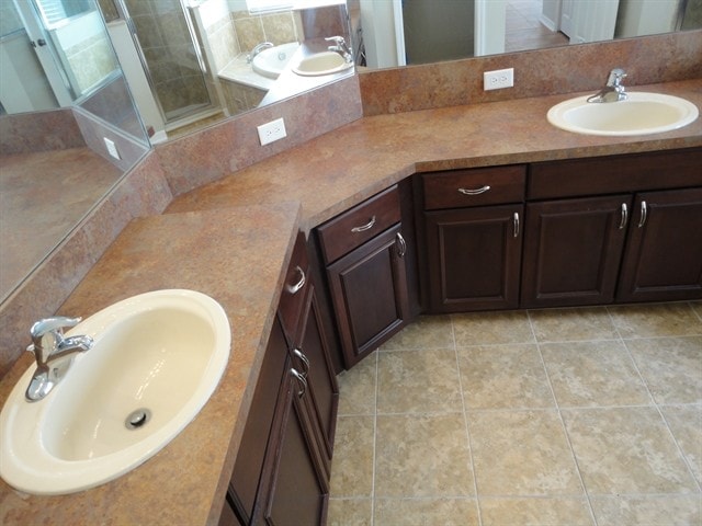 Building Photo - 432 York Dale Dr