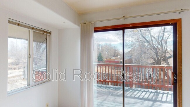 Building Photo - 935 Greenbrier Dr