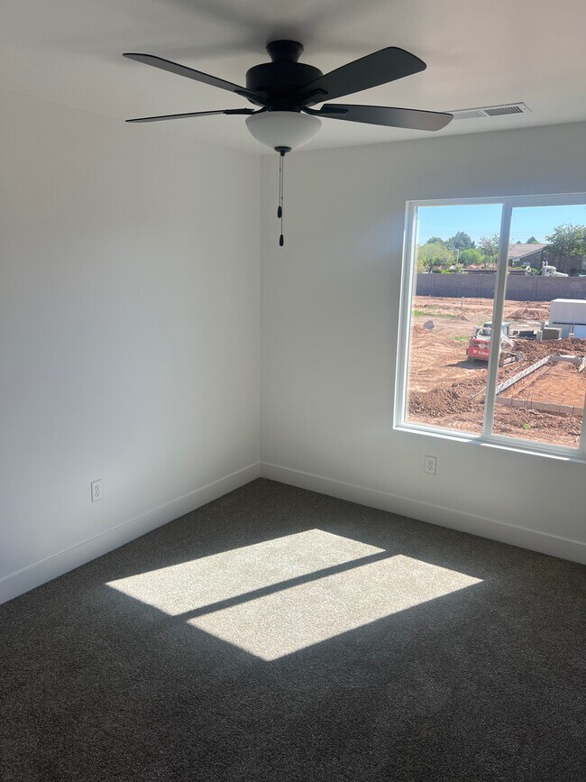 Building Photo - 1811 Livy Ln