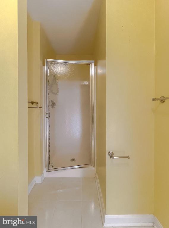 Building Photo - 21133 Woodmere Dr