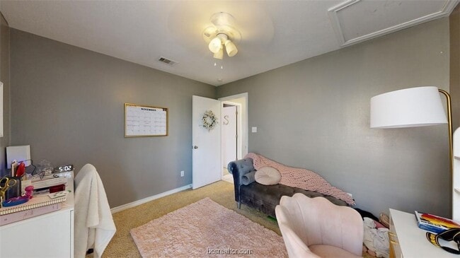 Building Photo - 806 Azalea Ct