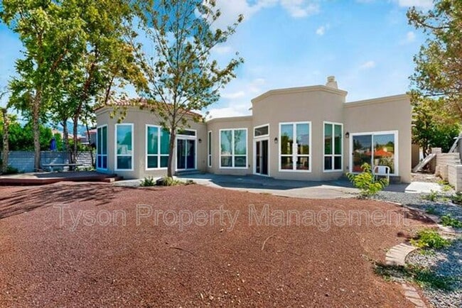 Building Photo - 11509 Woodmar Ln NE