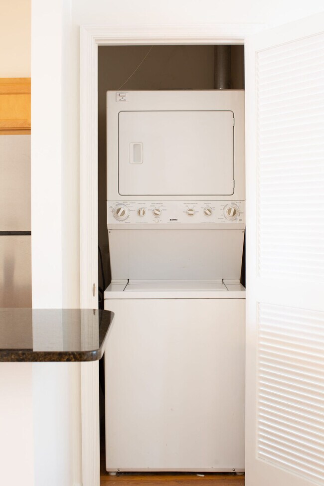 Building Photo - 118 Hessian Hills Ridge