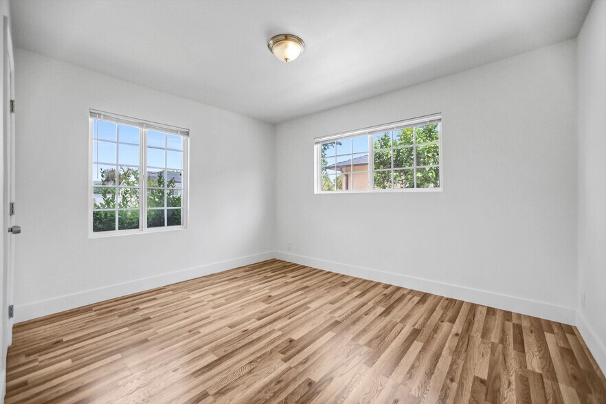Building Photo - 17220 Elkwood St