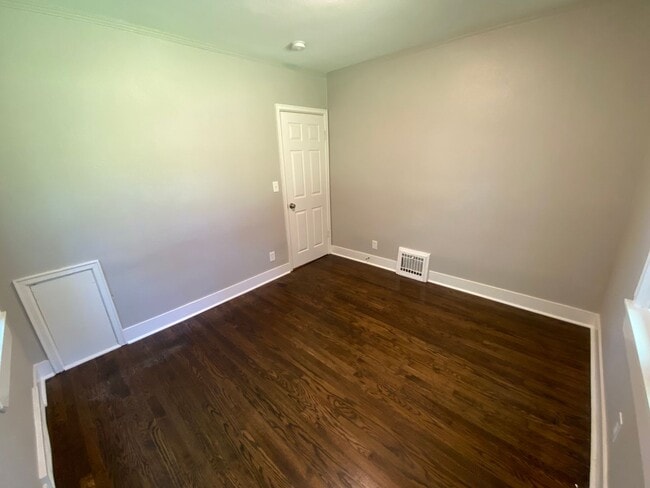 Building Photo - Fully Remodeled House!