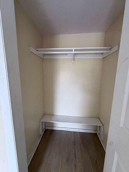 Building Photo - 320 Lenox St