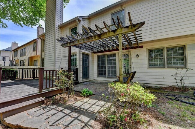 Building Photo - 6535 Ganton Dr