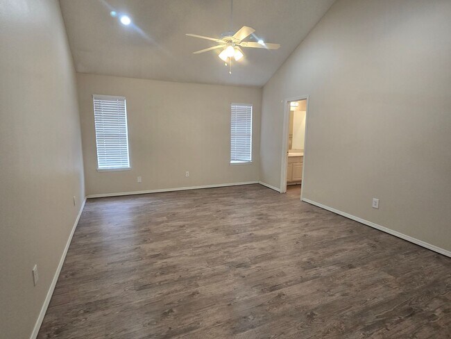 Building Photo - 3108 109th St