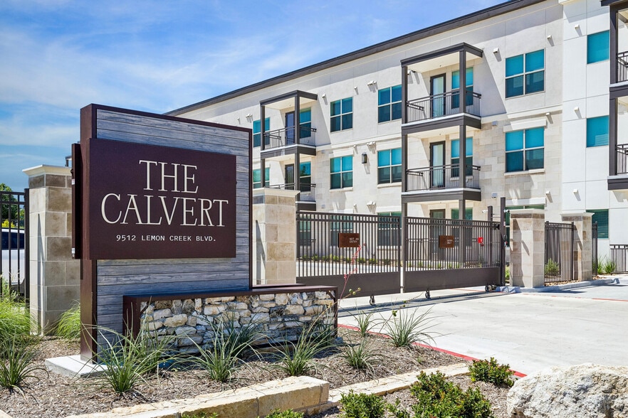 Building Photo - The Calvert