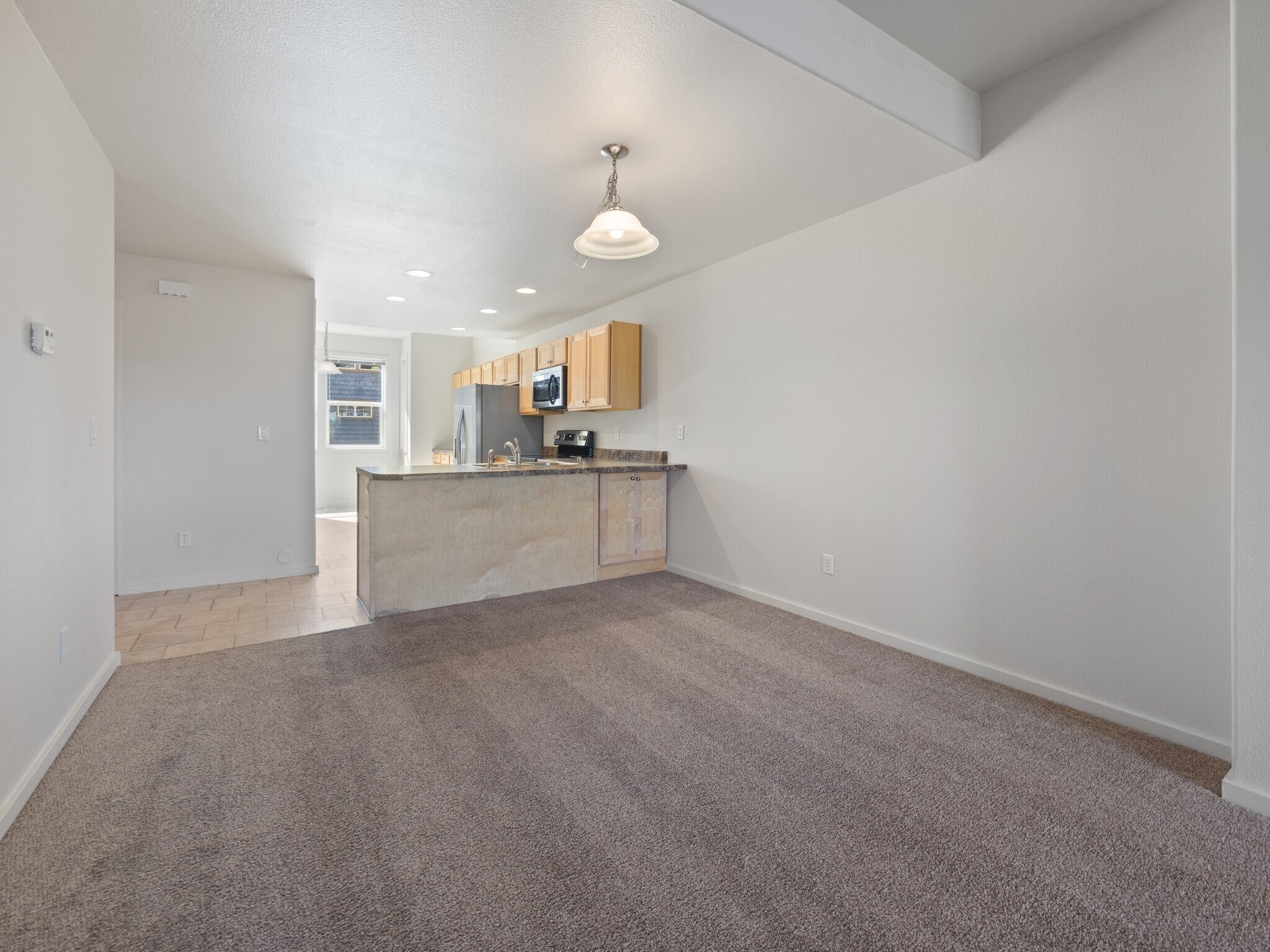 Building Photo - 475 SE 35th St