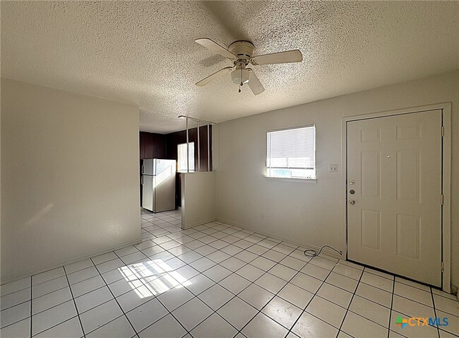Building Photo - 602 Sunset Ln