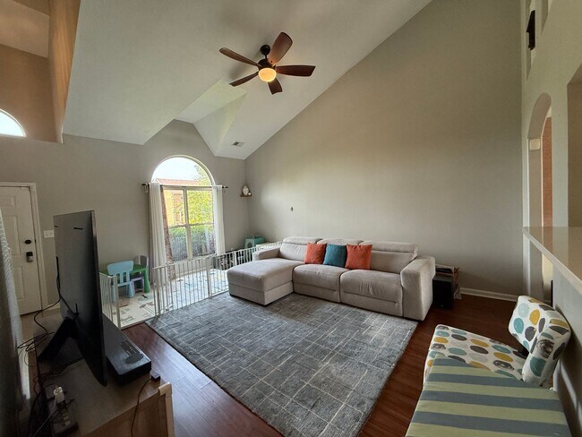 Building Photo - Experience Bright Living in This Stunning ...