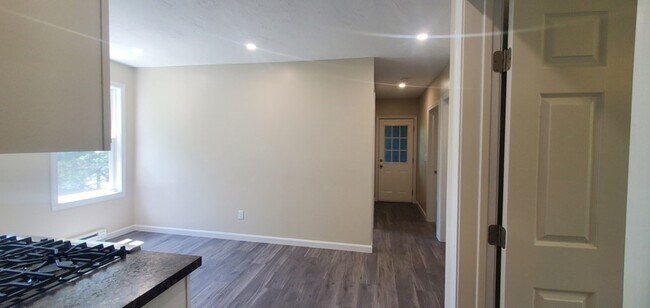 Building Photo - 86 Pinehurst Ave