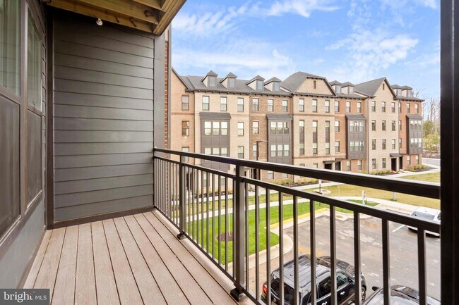 Building Photo - 3927 Fair Ridge Dr